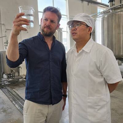Sorbitol Liquid and Liquid Sorbitol Solution Syrup Humectant Sweetener for Food Beverage Confectionery Cosmetics